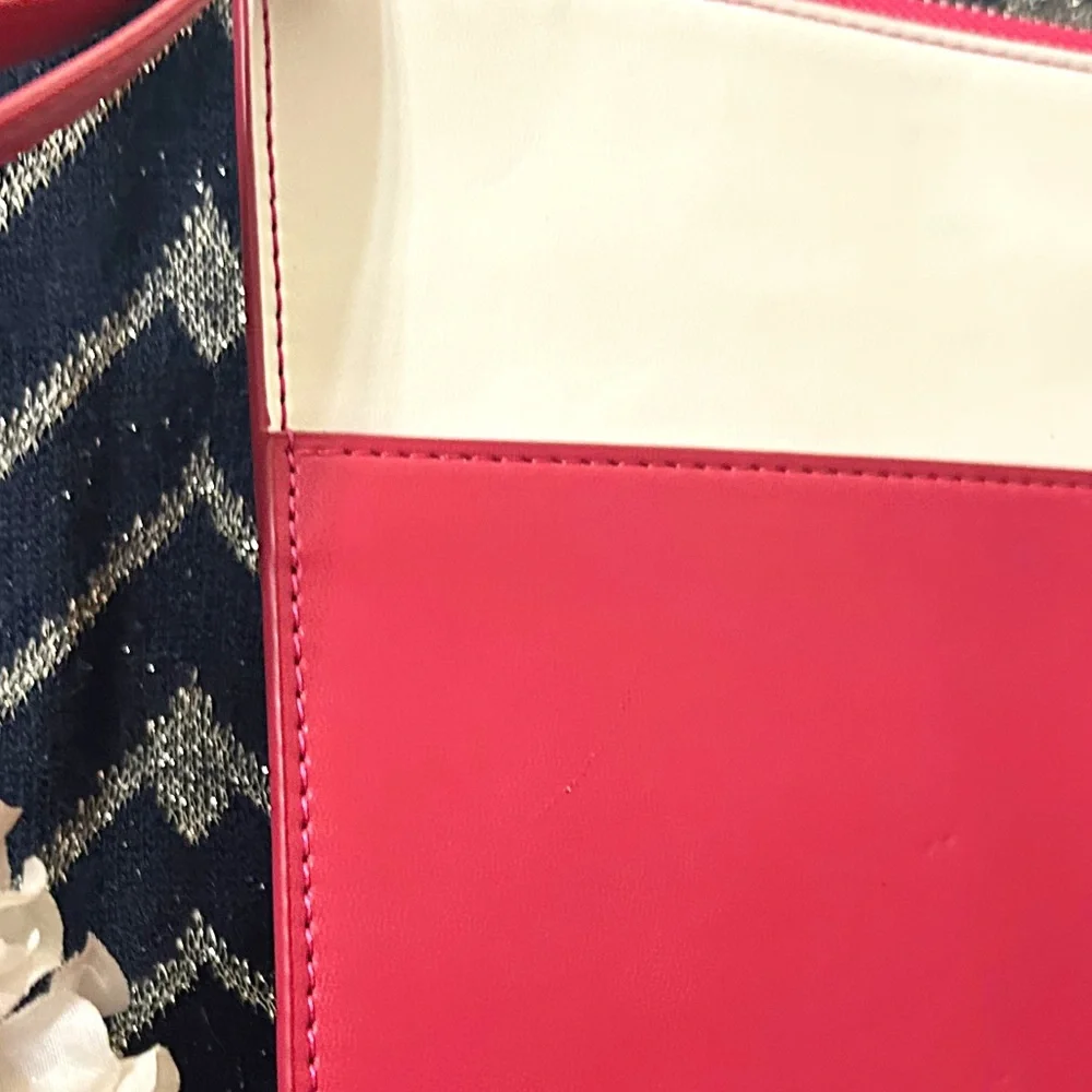 Vera Bradley Vibrant Pink , White and Red Leather Wristlet NWOT - Picture 7 of 10